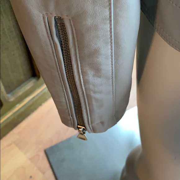 Jacket - Picture 4 of 16